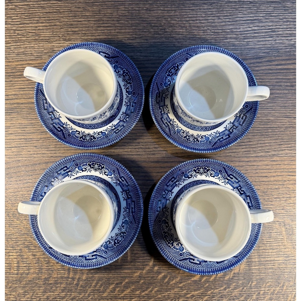 Vintage Churchill Blue Willow Teacup & Saucer Set - Made in England - Picture 11 of 11